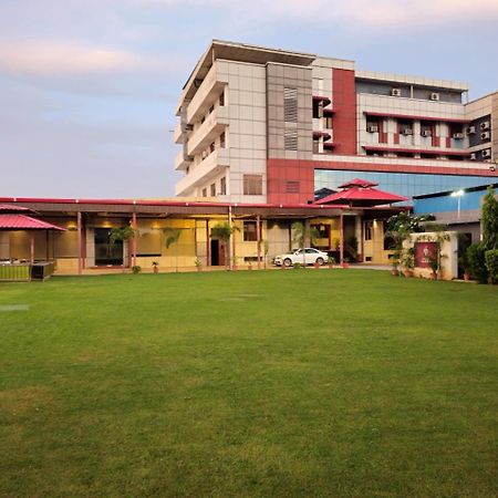 Hotel Prime Safari Jaipur Bagian luar foto