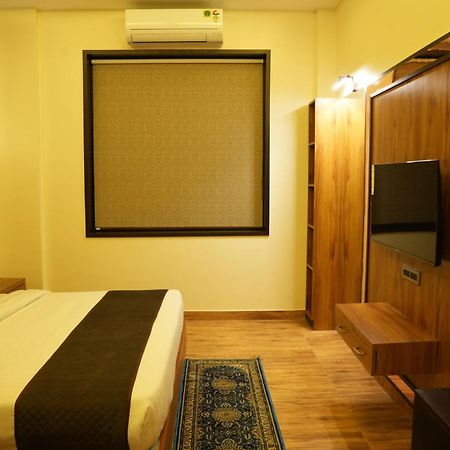 Hotel Prime Safari Jaipur Bagian luar foto