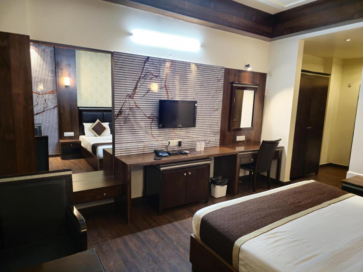 Hotel Prime Safari Jaipur Bagian luar foto