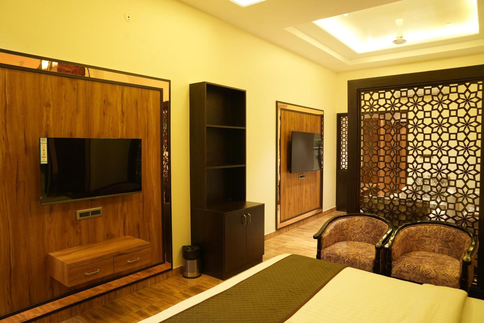 Hotel Prime Safari Jaipur Bagian luar foto
