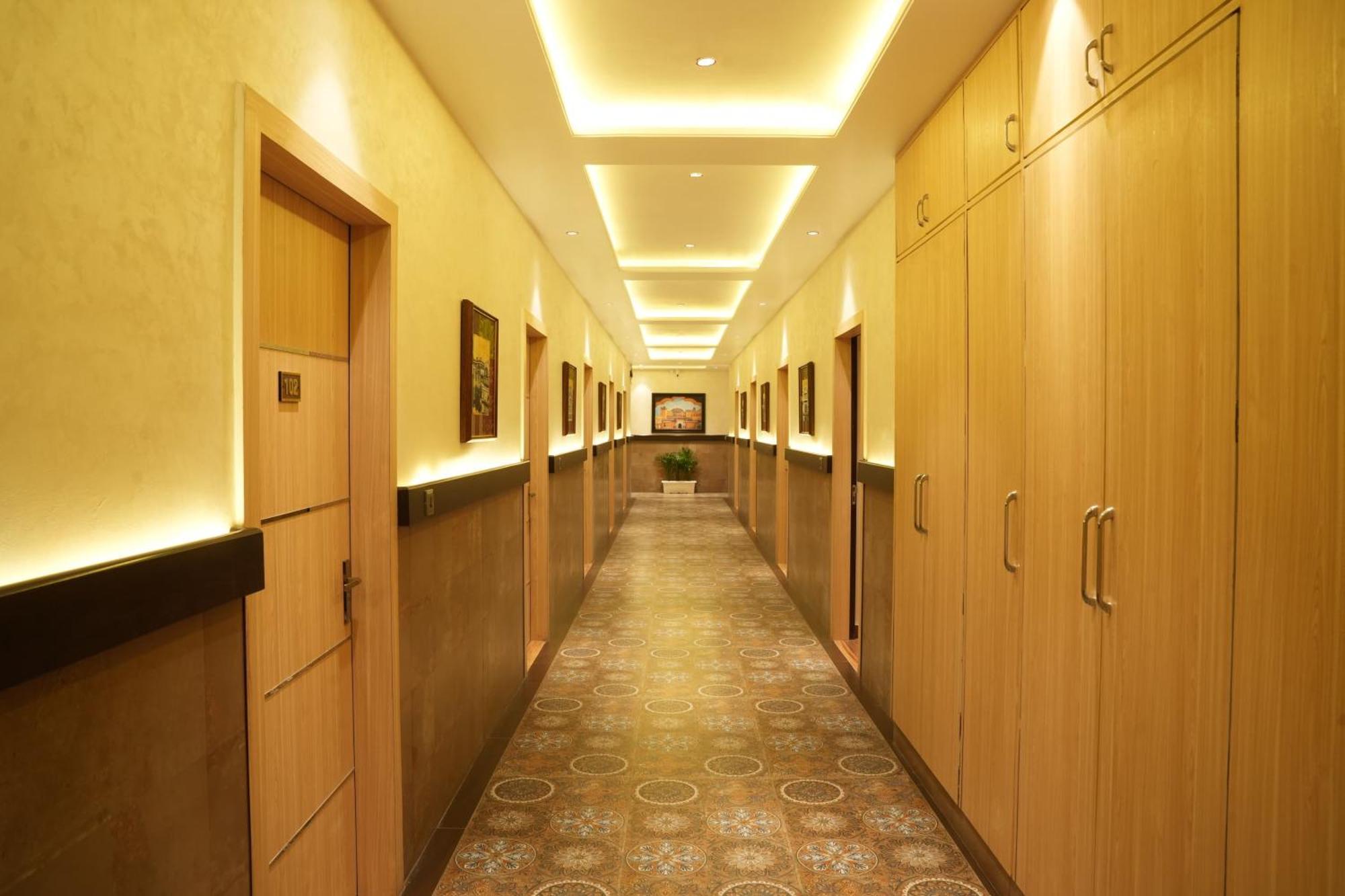 Hotel Prime Safari Jaipur Bagian luar foto